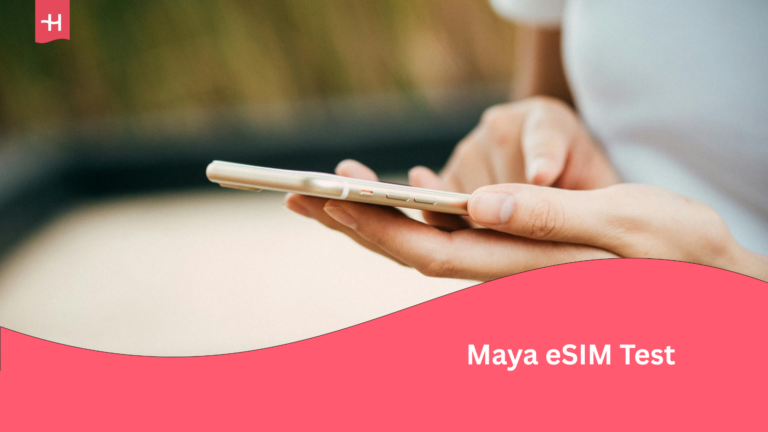 Eine Frau die auf Ihr Handy schaut um Ihre Maya eSIM zu prüfen.