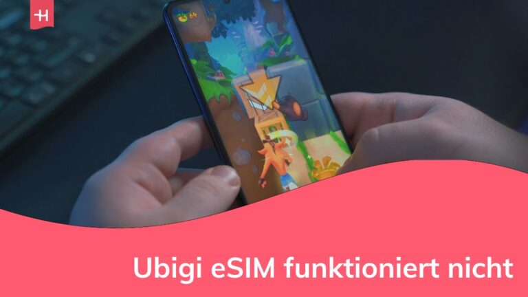 eine Person, die das Spiel Crash auf einem Mobiltelefon spielt