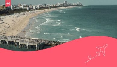 Panoramablick auf einen Strand in Florida, USA.