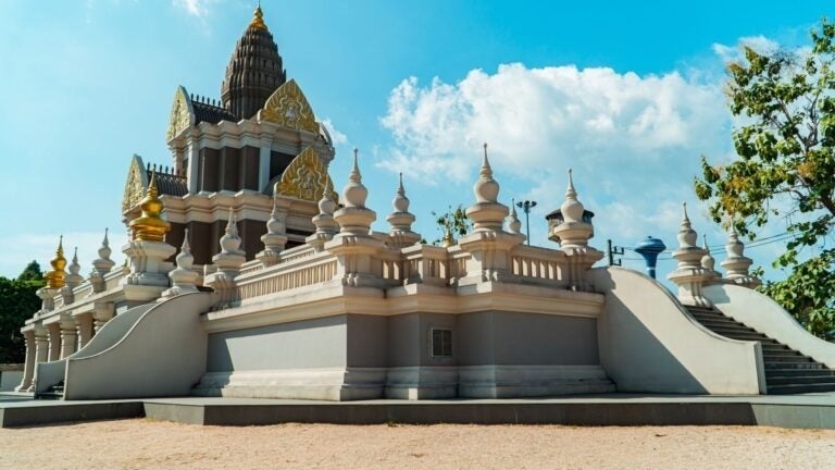 Blick auf einen Tempel in Phuket.