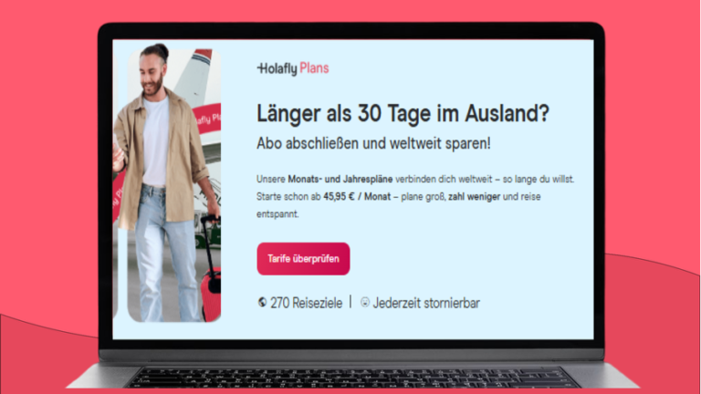 Laptop zeigt Holafly-Tarife für Langzeitreisen.