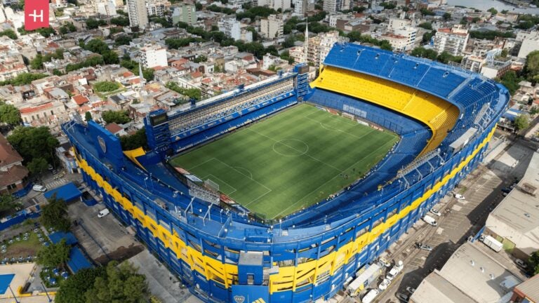 Luftaufnahme des Stadions La Bombonera des Fußballvereins Boca Juniors in Buenos Aires, Argentinien. 