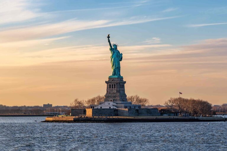 Die Freiheitsstatue auf Liberty Island, New York.