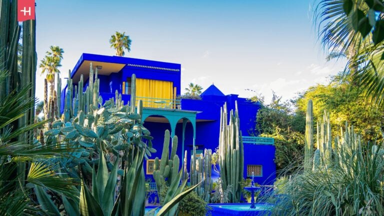Blick auf das „blaue Haus“ im Jardin Majorelle in Marrakesch.