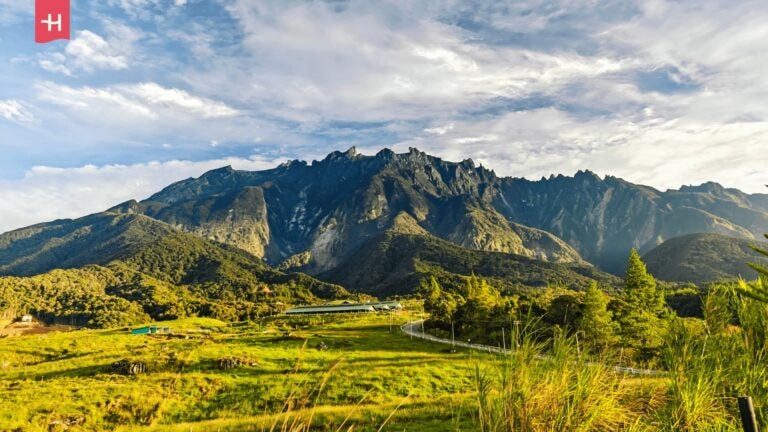 Der Mount Kinabalu im Kinabalu-Nationalpark in Sabah, Malaysia.