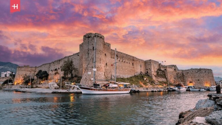 Blick auf die Burg Kyrenia in Nordzypern.