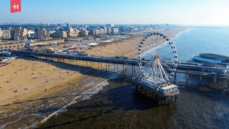 Luftaufnahme des Scheveningen Piers.