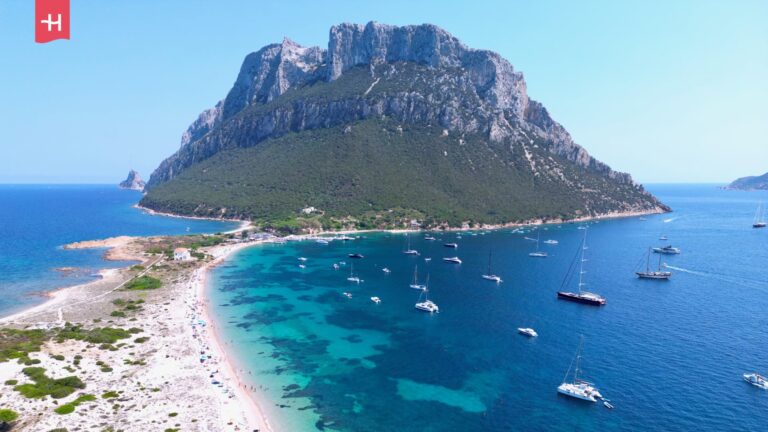 Die Costa Smeralda besticht durch einige der schönsten Strände Italiens