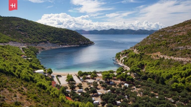 Die Prapratno-Bucht auf der Halbinsel Pelješac, Kroatien
