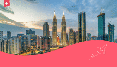 Skyline von Kuala Lumpur bei Nacht; passend zu Souvenir Malaysia.