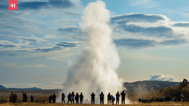 Ausbruch des Geysirs Strokkur in Island