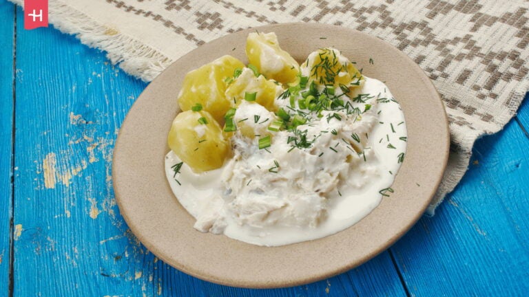 Isländischer Plokkfiskur mit Kartoffeln