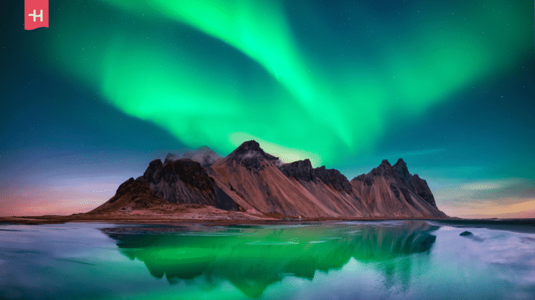 Nordlichter über dem Vestrahorn in Island