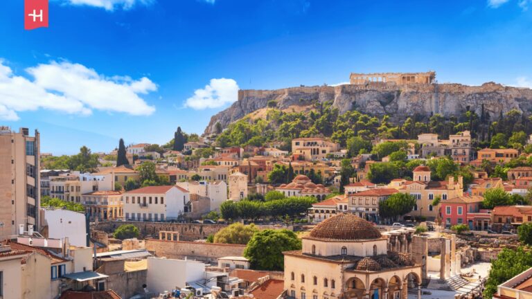 Blick auf die Akropolis und die Altstadt von Athen