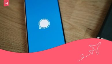 Smartphone zeigt das Logo der Signal-App