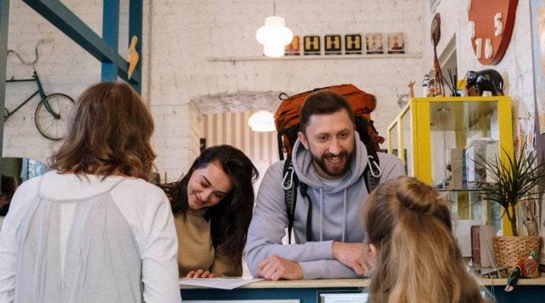 Tener alojamiento es un requisito de ingreso básico en algunos países