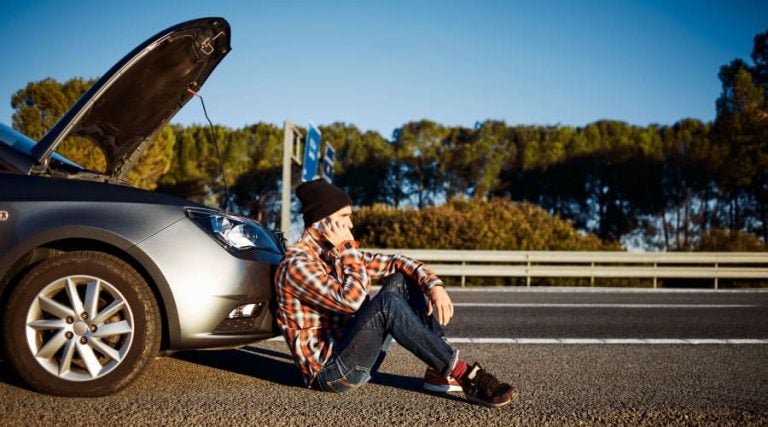 Viaja con una póliza o seguro de alquiler de coche