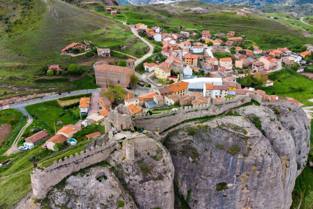 Clavijo es un municipio de la comunidad autónoma de La Rioja