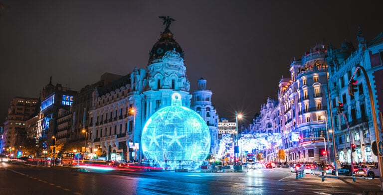 Decoración navideña en Gran Vía, Madrid
