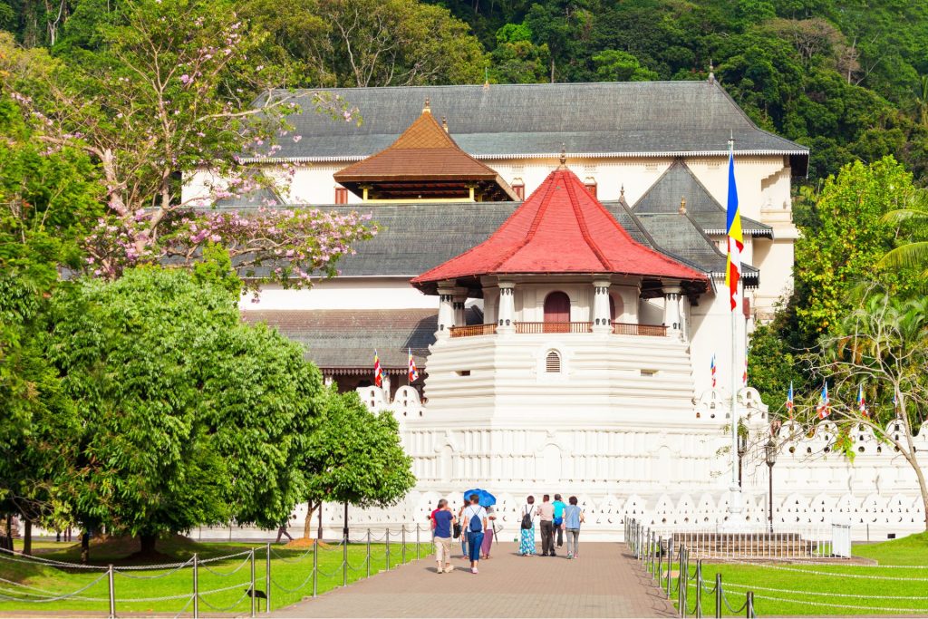 Templo de la Reliquia del Diente Sagrado de Buda en Kandy, Sri Lanka