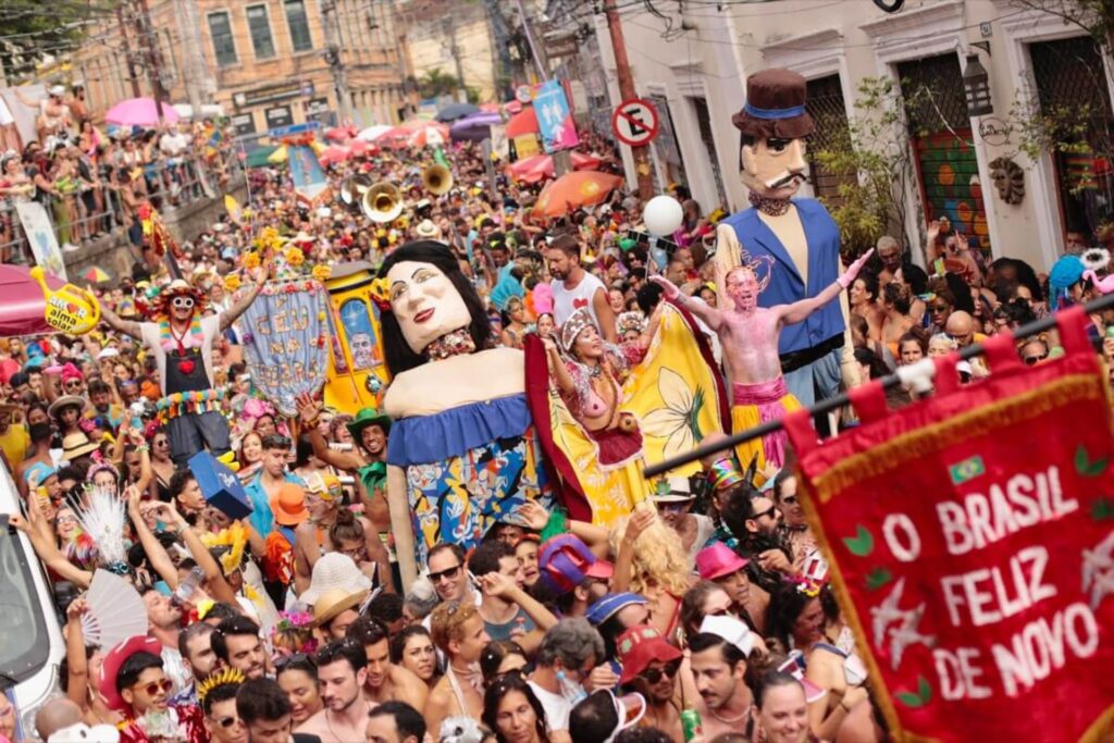 Personas disfrazadas en el Carnaval de Rio