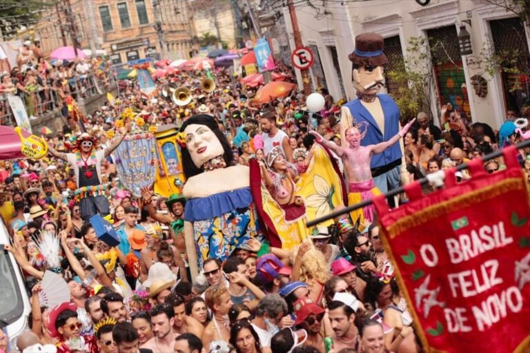 Personas disfrazadas en el Carnaval de Rio