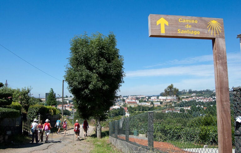 Señal del Camino de Santiago: etapa Monte de Gozo