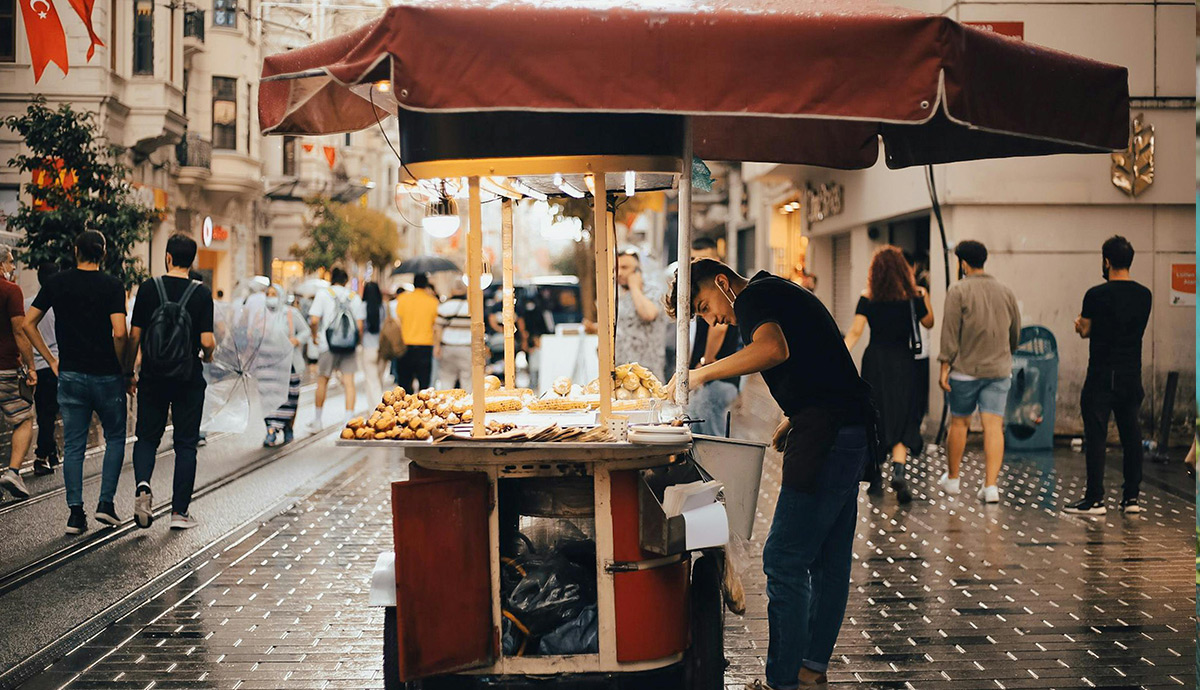 Puesto de comida callejera en Estambul