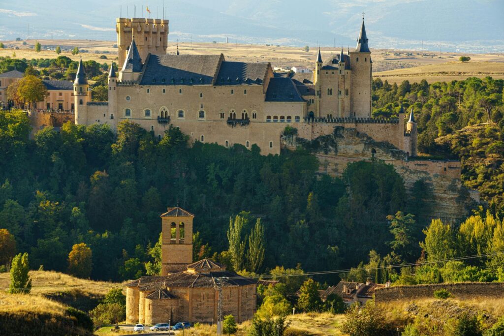 Segovia es una ciudad histórica para visitar en Semana Santa