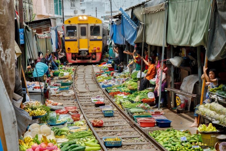 Qué ver en Bangkok en 3 días: Mercado Mae Klong