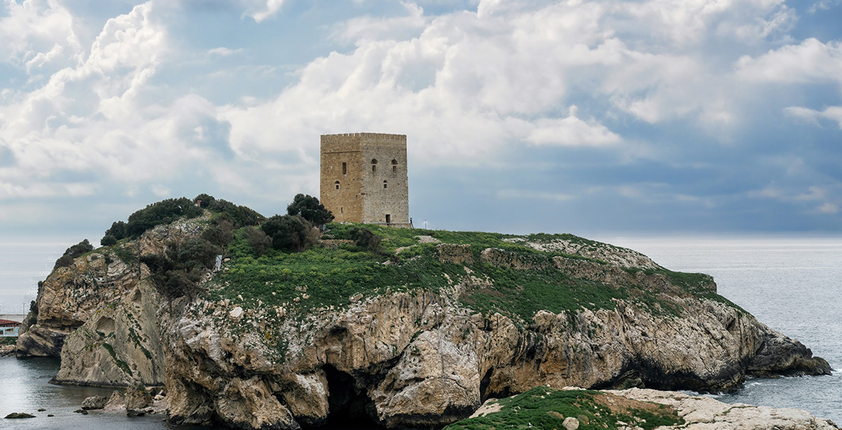 Castillo de Sile situado en la costa del mar Negro de Estambul