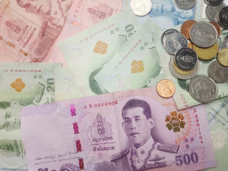 ¿Es seguro viajar a Tailandia? divisa oficial