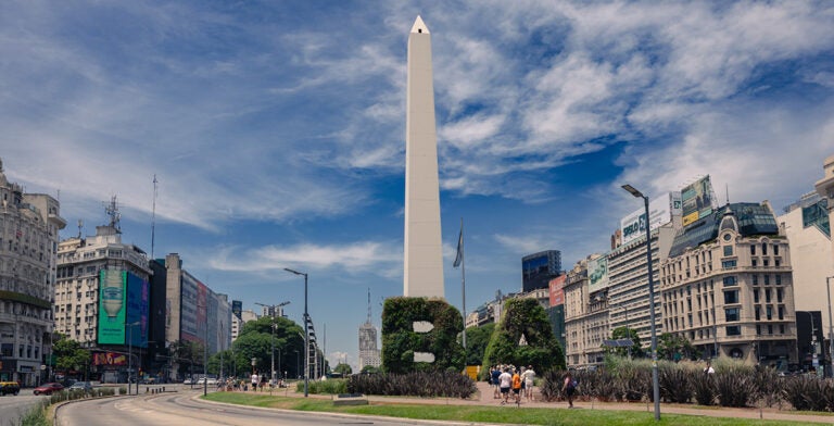 La Plaza de la República y el Obelisco en Buenos Aires, Argentina