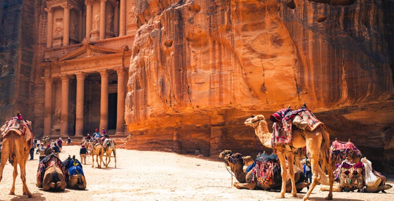 Turistas en Petra, Jordania