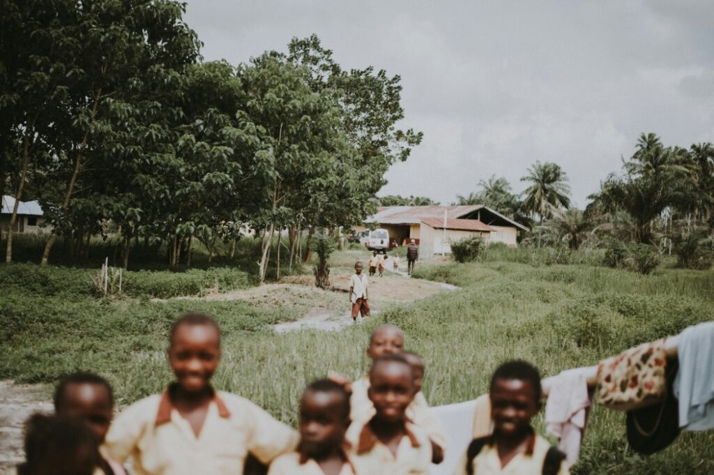 Programas de voluntariado para niños en Uganda.