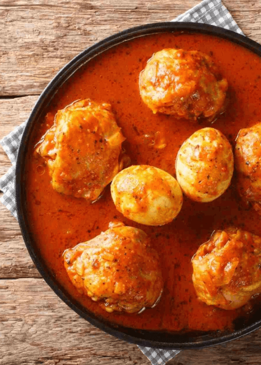 Doro wat, o estofado de pollo rojo, es un plato básico de la cocina etíope.