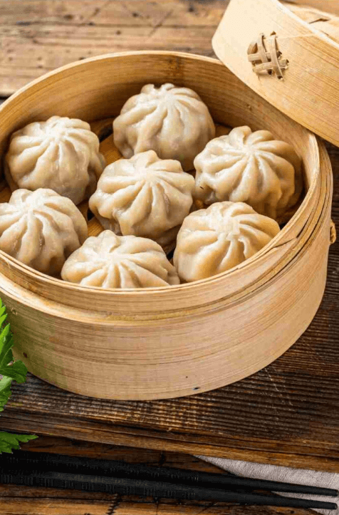 Los momos, del tamaño de un bocado, son una excelente comida callejera en Dubái