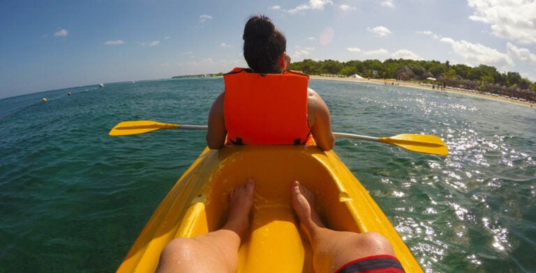 Kayak en las aguas cristalinas de Cozumel