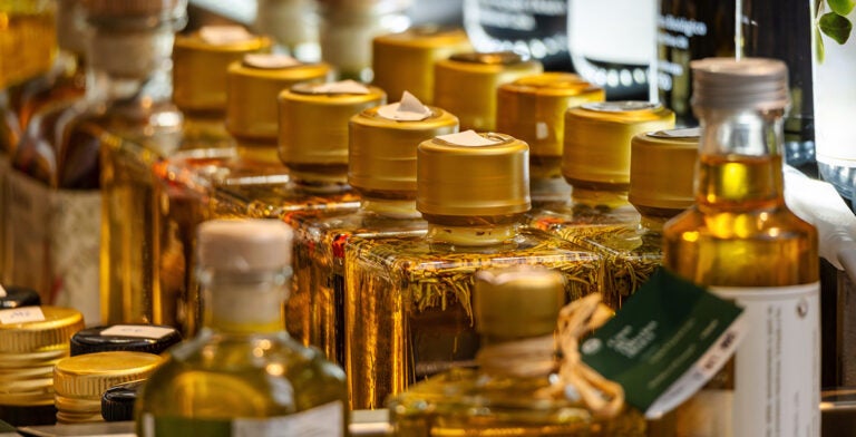 Botellas de aceite de oliva portugués