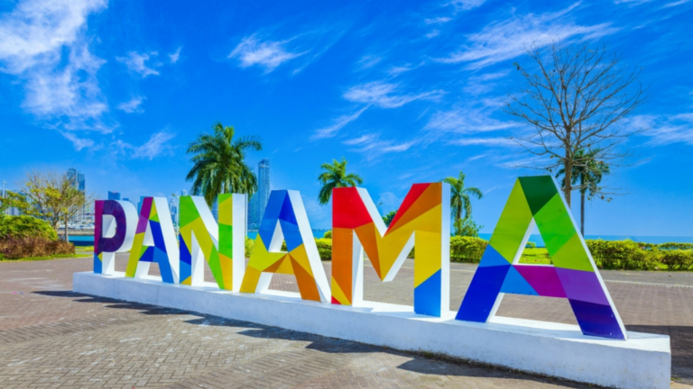 Consejos de Holafly para viaje de España a Panamá.