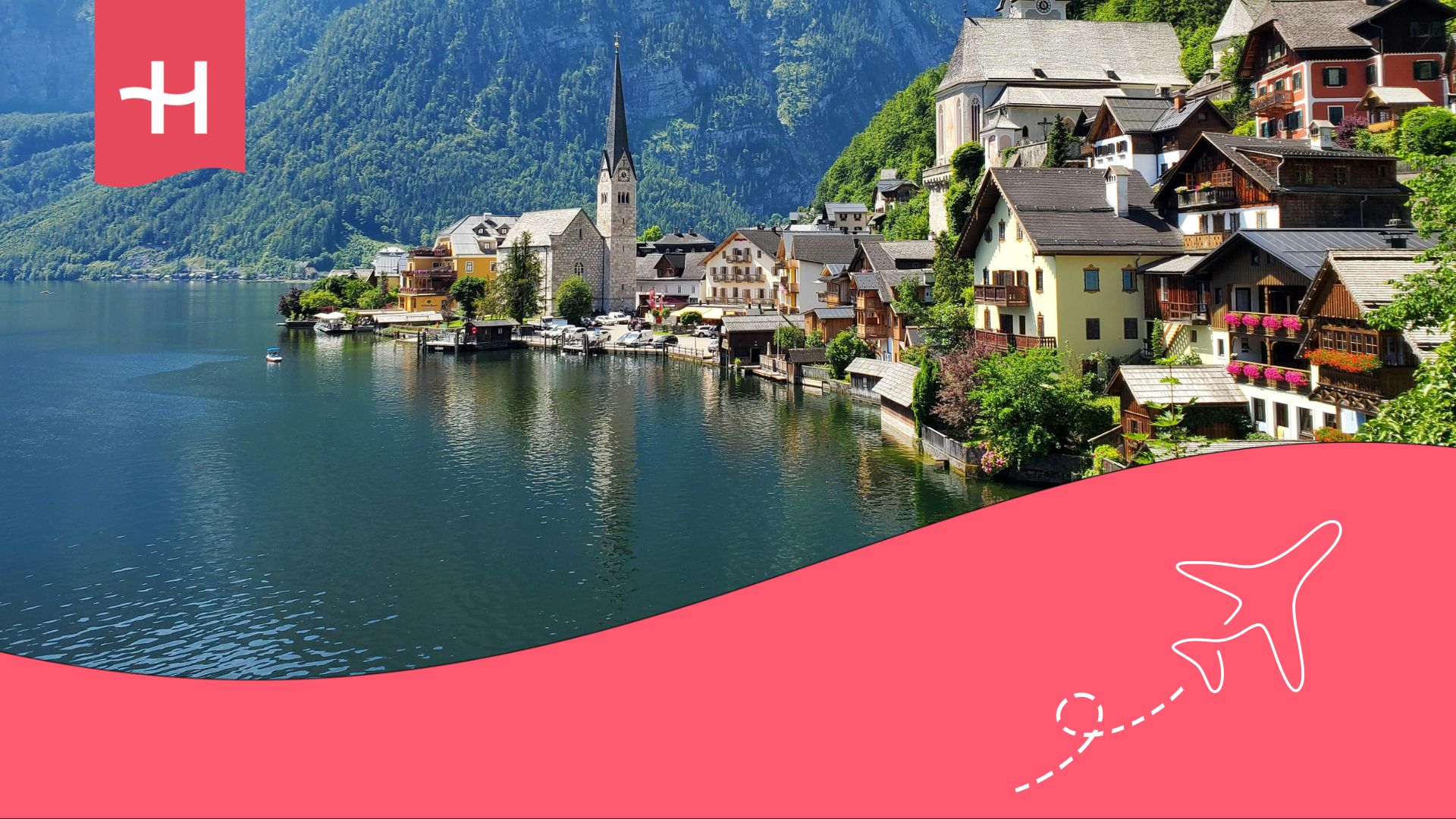 Ciudad de Hallstatt sobre un lago en Austria