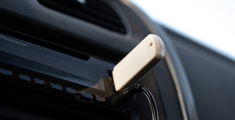 Dongle para tener wifi en el coche
