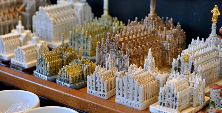 Figuras del Duomo, un souvenir típico de Milán