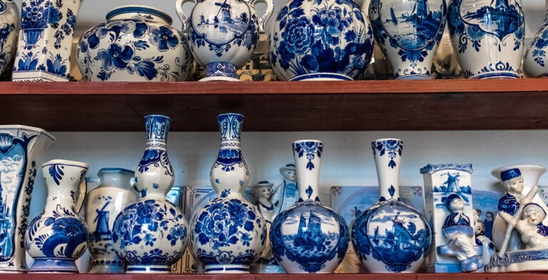 Jarrones de porcelana de Delft