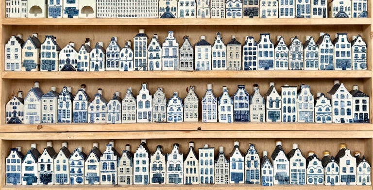 Miniaturas de casas de canal