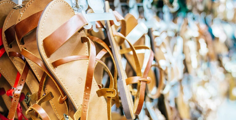 Sandalias griegas de cuero