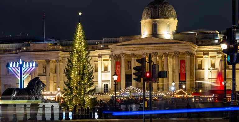 Árbol de Navidad y mercadillo en Trafalgar Square