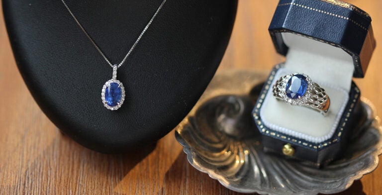 Joyería con piedras preciosas de Sri Lanka