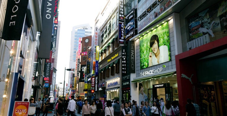 Myeongdong, uno de los barrios más comerciales que ver en Seúl