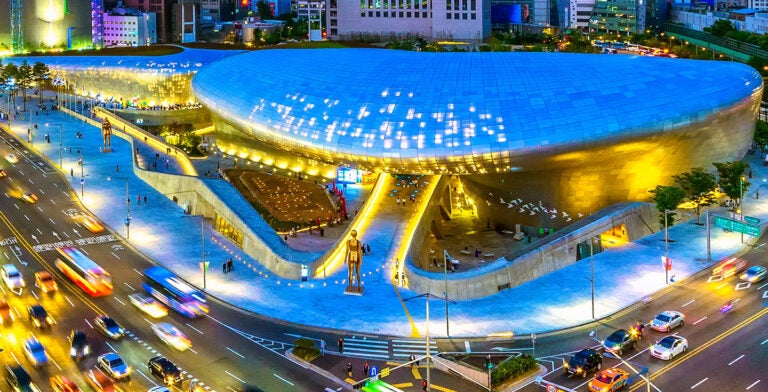 Dongdaemun Design Plaza, Seúl